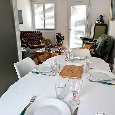 Maison Familiale Confort Et Idealement Placee * لي سابلِ دولونْ